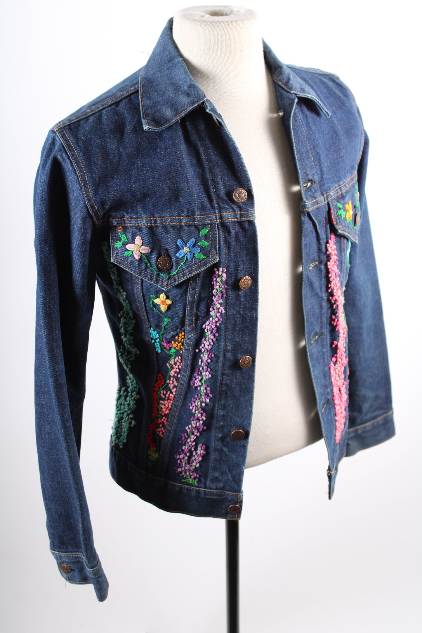 Vintage 70s LEVI'S Denim Trucker Jacket Embroidered Indigo Two Pocket Size 34 USA