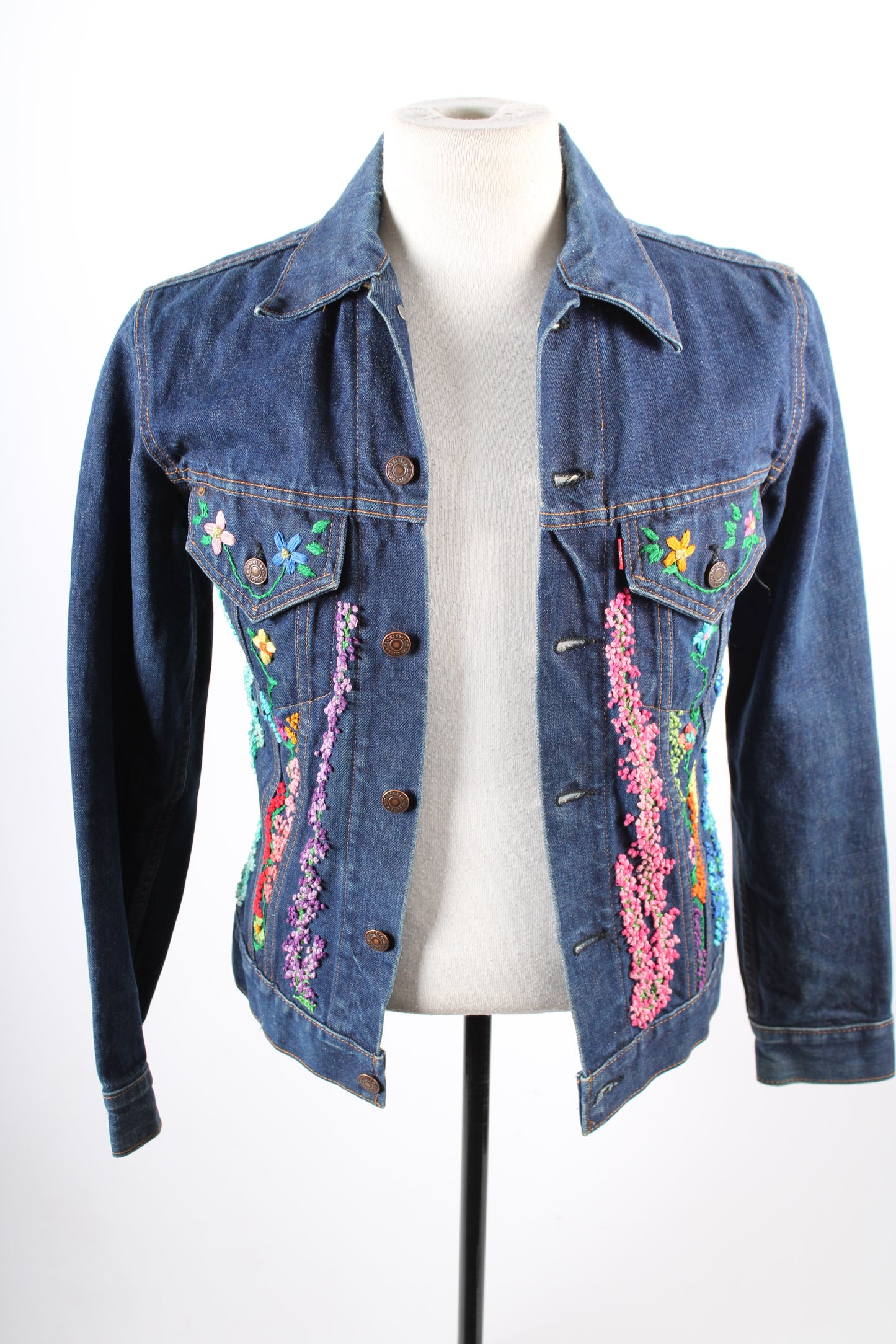 Vintage 70s LEVI'S Denim Trucker Jacket Embroidered Indigo Two Pocket Size 34 USA