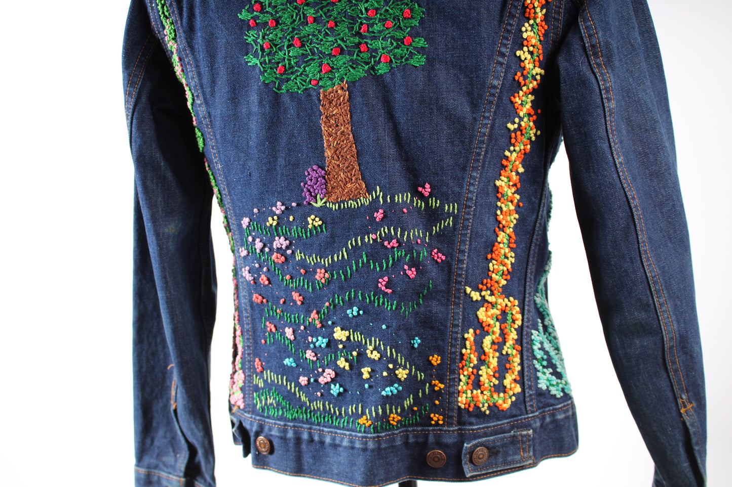 Vintage 70s LEVI'S Denim Trucker Jacket Embroidered Indigo Two Pocket Size 34 USA